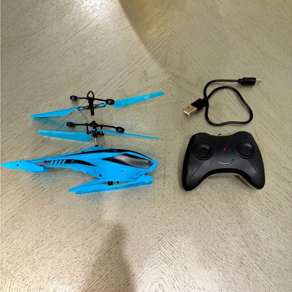 Toy helicopter for boys 5 -8 balancing system remote controlled  toy good gift - Picture 1 of 6